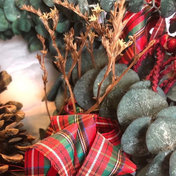 Wreath, Eucalyptus, Red Berries & Ribbon &Pinecone - Picture 5 of 16